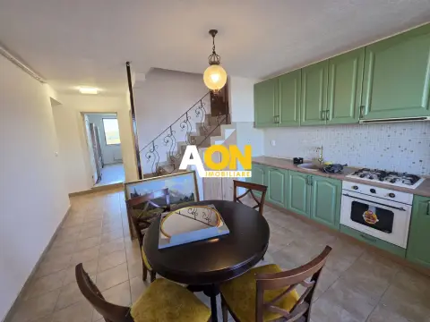 Apartament 5 camere, renovat, 68 mp utili + mansarda 52 mp, Cetate