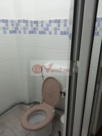 De inchiriat apartament cu 3 camere ICF, langa Scoala nr. 12, parter, 500 E