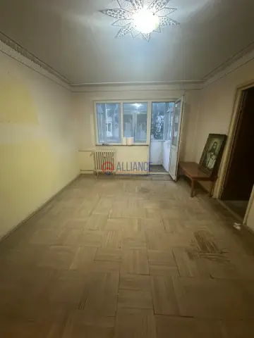 Apartament 2 camere în Km 4-5, etaj 2, balcon