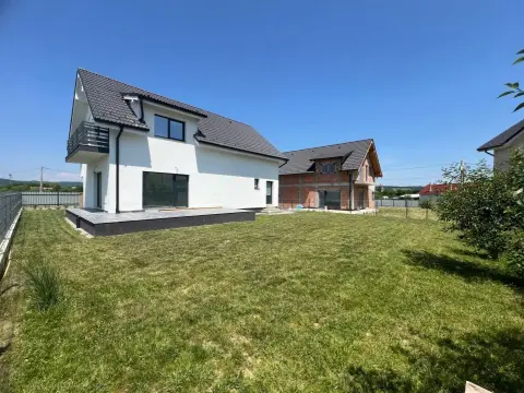 Casa individuala 4 camere de vanzare in Cristian Sibiu cu...