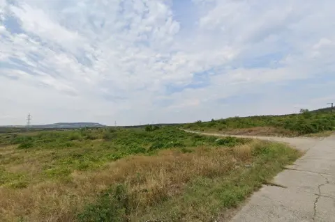 Vânzare teren extravilan – 25.000 m², Breznița-Ocol, MehedințiPreț: 3 EUR/m² • Număr cadastral: 51990