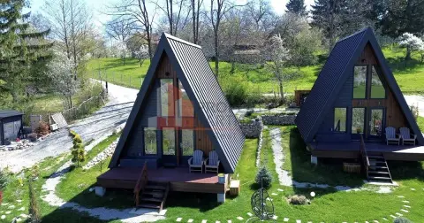 2 A-Frame | Bran Sohodol| 2 cabane | Teren 3.812 mp | Operațional |