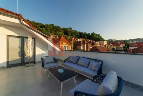Apartament Duplex Elegant cu Terasă Panoramică – Dealul Ce...