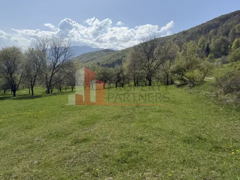 Terenuri Bran - Predelut Priveliște către Bucegi și Postăvaru