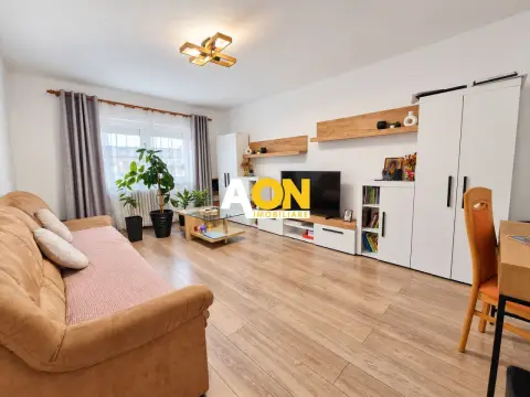 Apartament 3 camere, 2 bai, decomandat, Cetate, zona Liceu...