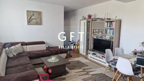 Apartament de vanzare 3 camere , zona de Sud et 4