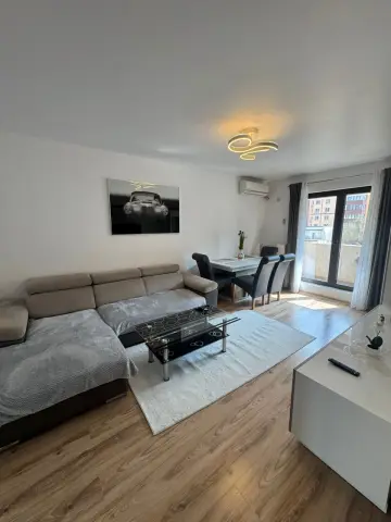 Apartament 2 camere | Decomandat | Centrală proprie | Parcare gratuită