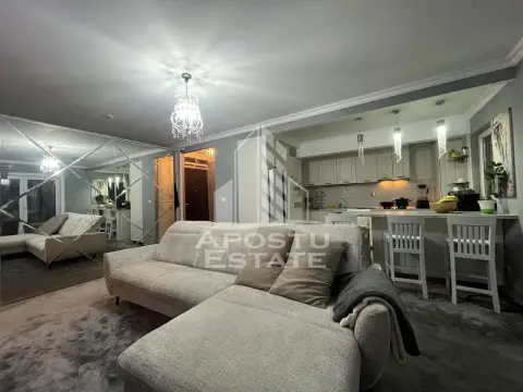 Penthouse Exclusivist, ADORA PARK