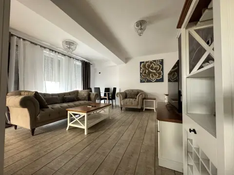 Apartament de inchiriat.3 cam, loc parcare, VIVO