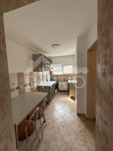 Apartament 2 camere decomandat, zona Aleea Cornisa