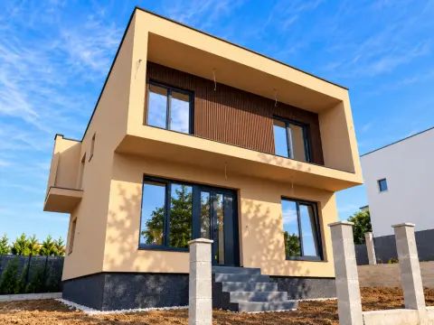 Casa noua | Priveliste panoramica | Zona Dealuri, Oradea