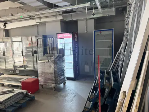 Spațiu comercial de închiriat – Pietonala Republicii, Oradea 90 mp