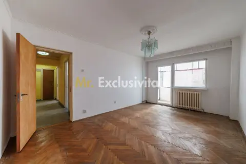 2 camere decomandate, Banat – etaj 2, centrală proprie, zonă excelentă