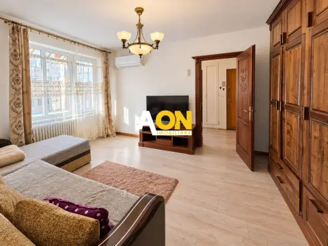 Apartament 2 camere, 53 mp utili, mobilat, utilat, etaj 3, Centru