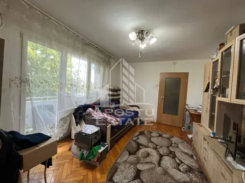 Apartament cu 2 camere, semidecomandat, conf 1, zona Sagului