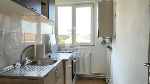 Apartament cu 2 camere, centrala proprie, situat in zona Sagului
