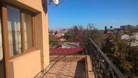 Penthouse cu 3 camere și terasă de 40 mp | Zona 1 Mai – Ion Mihalache