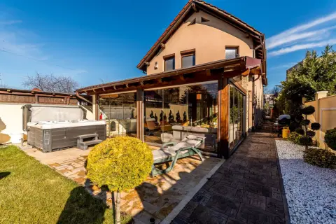 Aradul Nou | 4 dormitoare | teren 720 mp | garaj dublu