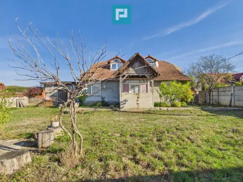 Casă în Șumugiu, teren 2.610 mp