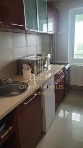 Apartament cu 2 camere, decomandat, cu balcon și boxă Torontalului