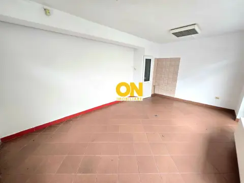 Spațiu Comercial, 15mp, Pretabil Pentru Arhivă, Cetate