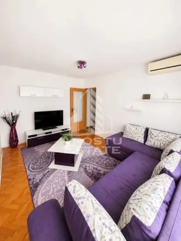 Apartament de vanzare cu 2 camere, semidecomandat, zona Sagului