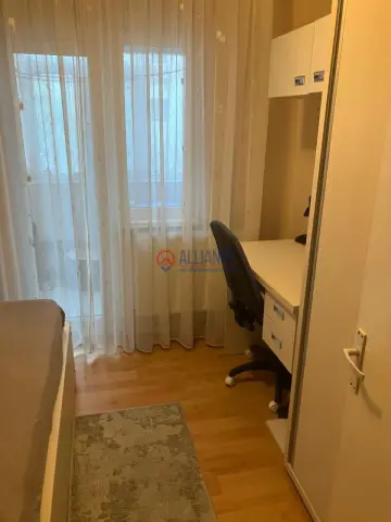 Inchiriez  apartament 3 camere/ Inel 2