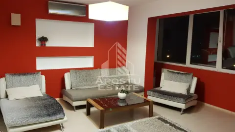 Apartament cu 3 camere de închiriat, centrală proprie, Olimpia-Stadion
