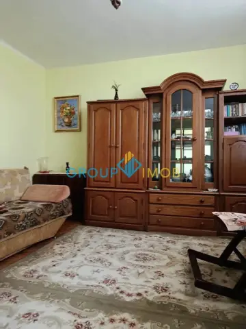 apartament 2 camere zona Cuza Voda