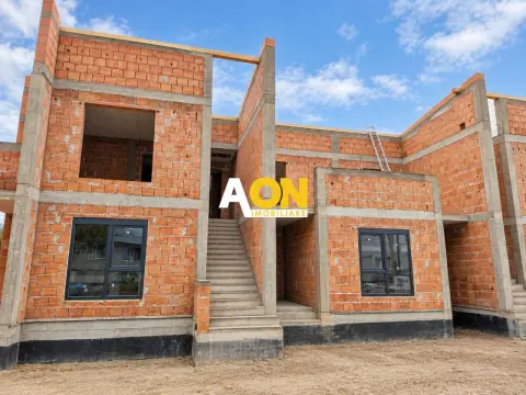 Apartament 3 camere premium, 65 mp utili, terasa, parcare, Cetate