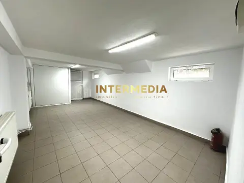 Spatiu Comercial de inchiriat 28 mp utili Finisat Zona Hotel CETATE
