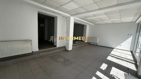 Spatiu Comercial 105 mp Finisat la Bulevard cu vad comerc loc parcare