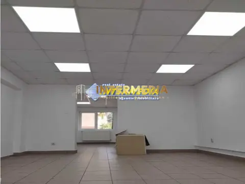 Inchiriere Spatiu Comercial 105 mp la Bulevard cu vad si parcare
