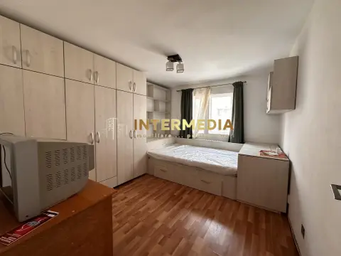 Garsoniera de Inchiriat CETATE Flanco etaj 2 mobilata si utilata complet.