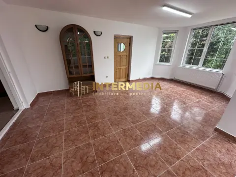CASA DE INCHIRIAT I 4 CAMERE I 2 BAI I BUCATARIE I CETATE I NEMOBILATA