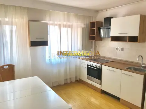 2 camere de inchiriat in Centru mobilat si utilat nou zona Primariei