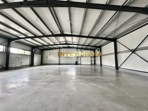 HALA DE INCHIRIAT I 600 MP I ALBA IULIA I CU BIROURI I