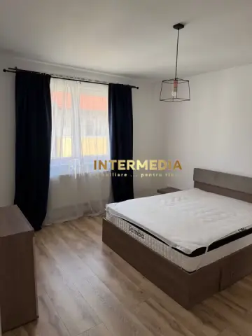 Apartament cu 3 camere Bloc NOU CENTRU Scara Interioara Mobilat Utilat Parcare