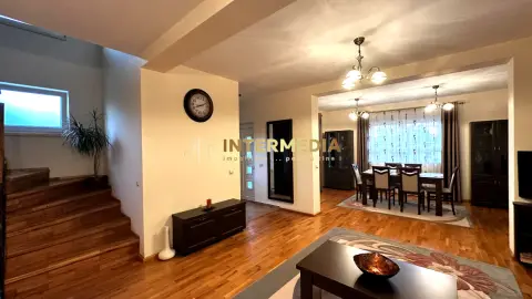 Casă Superba | CETATE Izvorului | 326 mp Teren | Curte | Terasă | Grădină