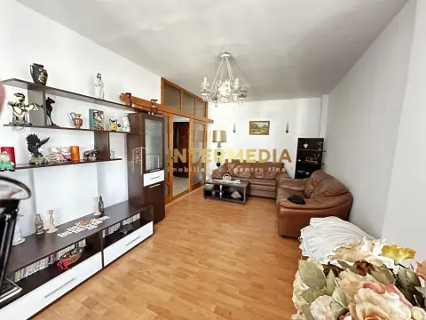 Apartament 3 camere | Decomandat | 62 mp. | Ampoi 3 | 2 Balcoane | Mobilat