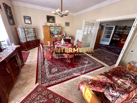 Apartament în casă, 3 camere | 132 mp utili | 3 pivnițe (68 mp) | Ultracentral I