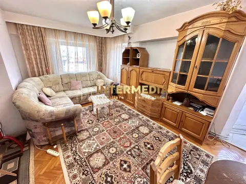 APARTAMENT 3 CAMERE DECOMANDAT I 81 MP I CENTRU I 2 BALCOANE I