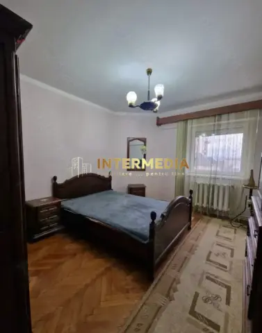 DE VANZARE I APARTAMENT 3 CAMERE I DECOMANDAT I ETAJ 1 I CENTRU I 73 MP I