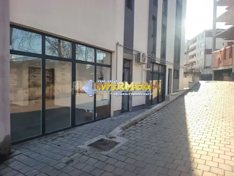 Spatiu Comercial 46 mp Bloc NOU 2025 Finisat Vitrina Stradala mare Parcare