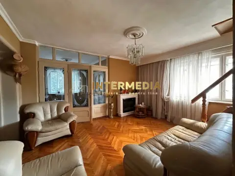 Casa 14 camere Sc=460 mp D+P+1+M cu 426 mp Teren CETATE Lidl Curte Asfalt