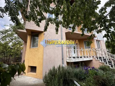 Vanzare Casa D+P+2E+Pod cu 10 camere, garaj si curte în zona Cetate, Alba Iulia