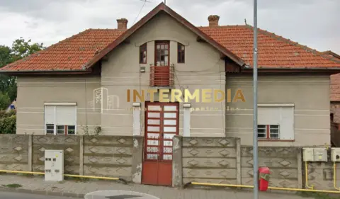 Casa D+P+E Vanzare CENTRU Alba Iulia ideal sediu firma 550 mp teren la 2 Strazi