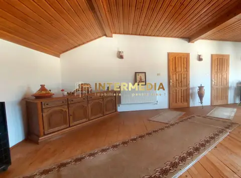 Casa Noua de vanzare P+E+M cu 3250 mp teren in Zona Ciugud