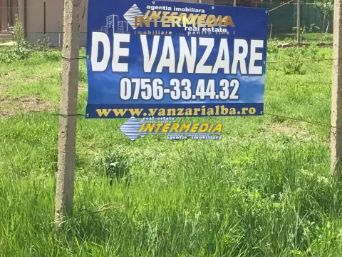 Teren intravilan de vanzare 1300 mp in Sard