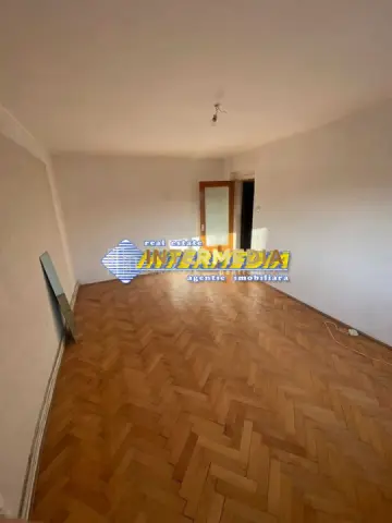 APARTAMENT 3 CAMERE I DECOMANDAT I CETATE I 75 MP I ZONA MERCUR I